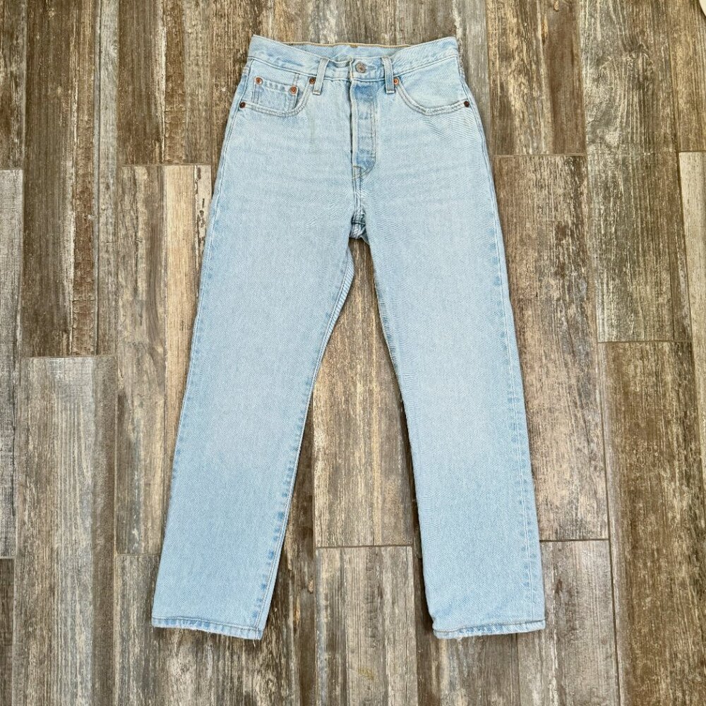 Levi's Women's 501 High Waisted Light Wash Jeans